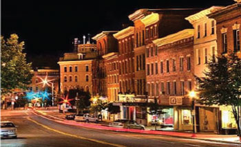 Image de nuit de la banlieue de Saratoga