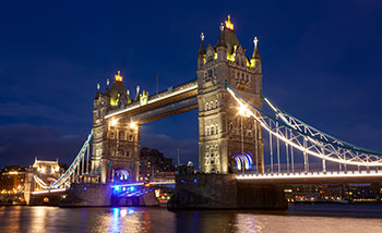 Vue nocturne du pont de Londres